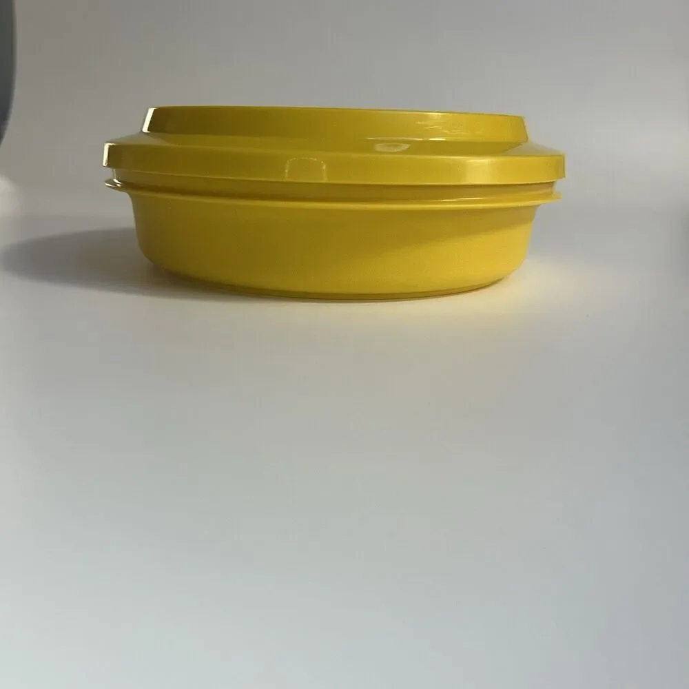 Tupperware Seal N Serve Bowl w/ Lid/Plate-Harvest Yellow #1206 & #1207